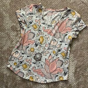 An adorable and oh-so-soft Loft top!